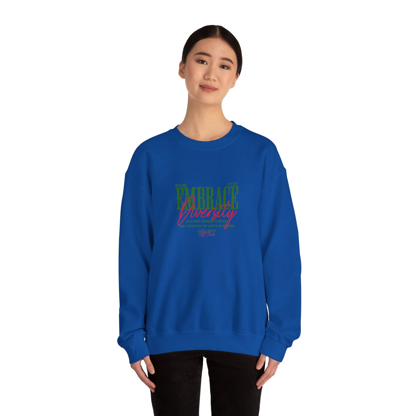 Unisex Heavy Blend™ Crewneck Sweatshirt sudadera  Embrace